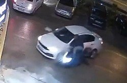 Otomobil ile Motosiklet Çarpıştı