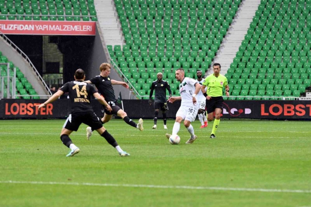 Sakaryaspor: 2 - Esenler Erokspor: 0