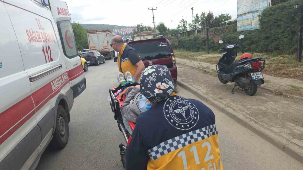 İki Motosiklet Çarpıştı: 2 Yaralı