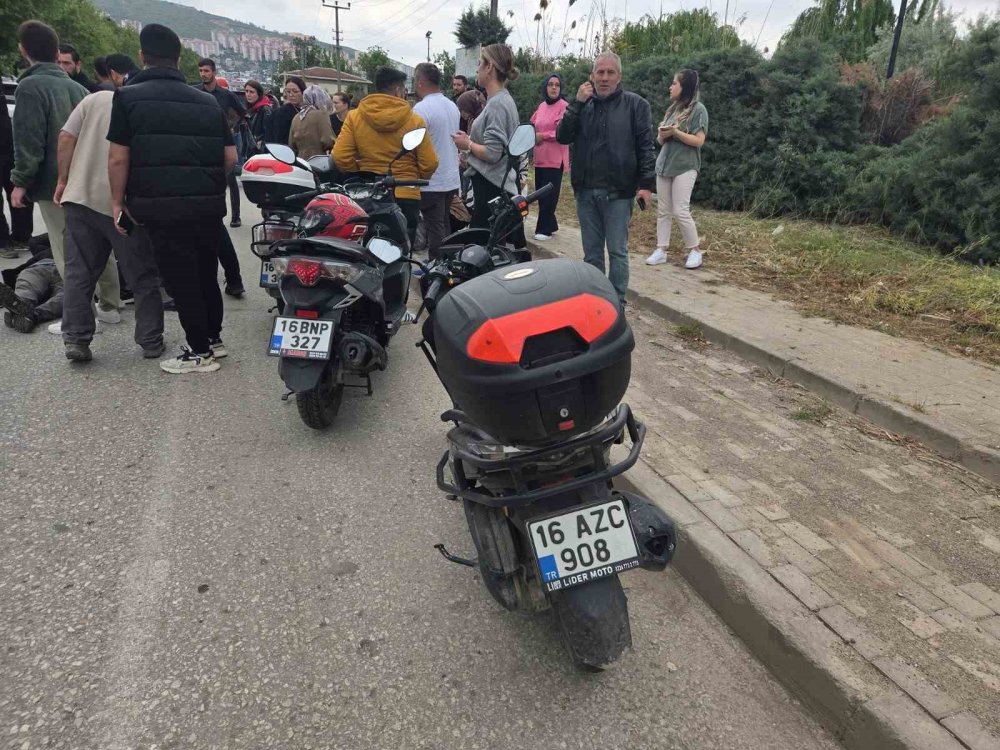 İki Motosiklet Çarpıştı: 2 Yaralı