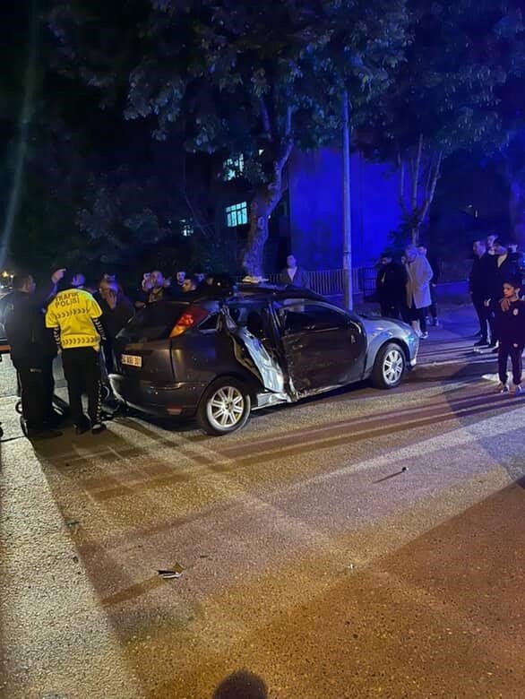 Otomobil İle Motosiklet Çarpıştı: 1 Ölü, 2 Yaralı