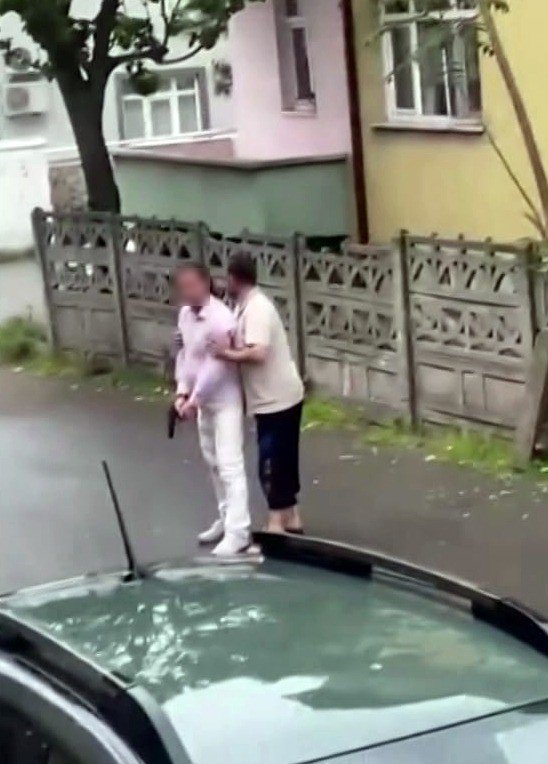 Tartıştığı Emekli Polisin Kapısına Balyoz İle Dayanınca Olanlar Oldu