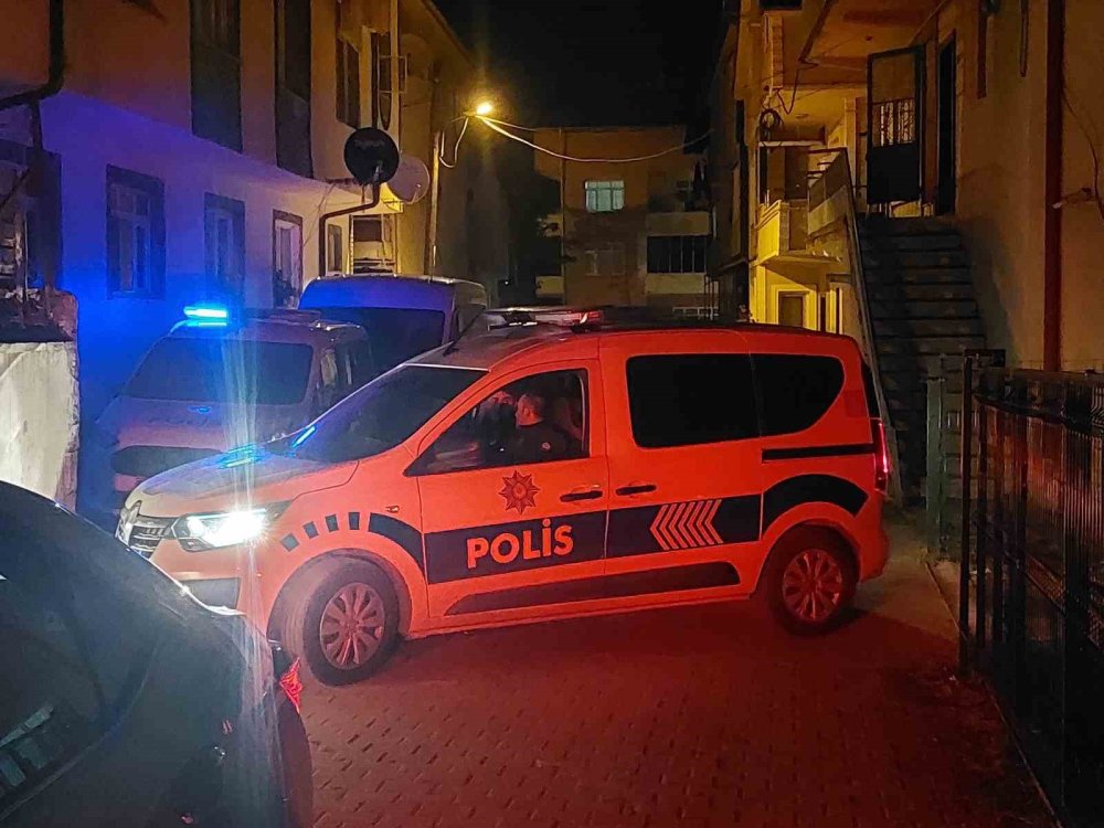 70 Yaşındaki Adam Evinde Ölü Bulundu