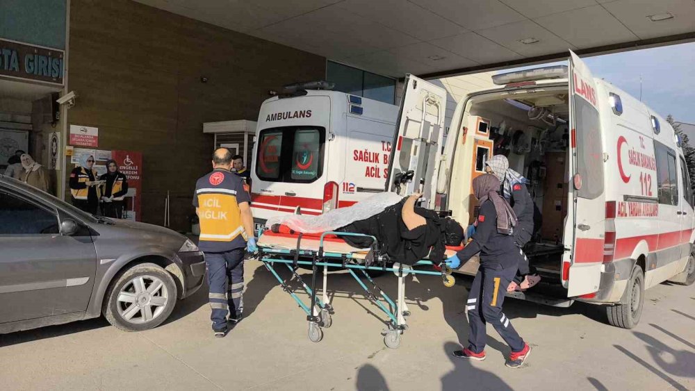Otomobil İle Motosiklet Çarpıştı: 2 Yaralı