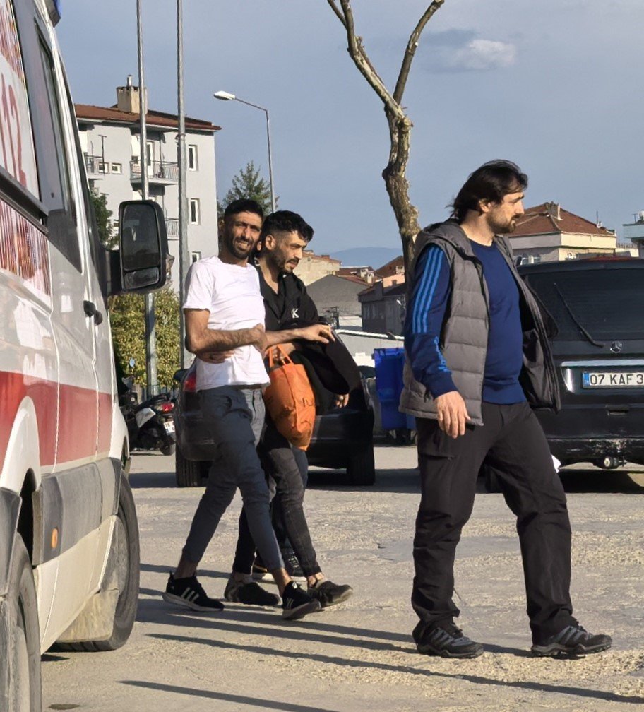 Tutuklandığını Duyunca Mahkeme Salonunda Bayıldı