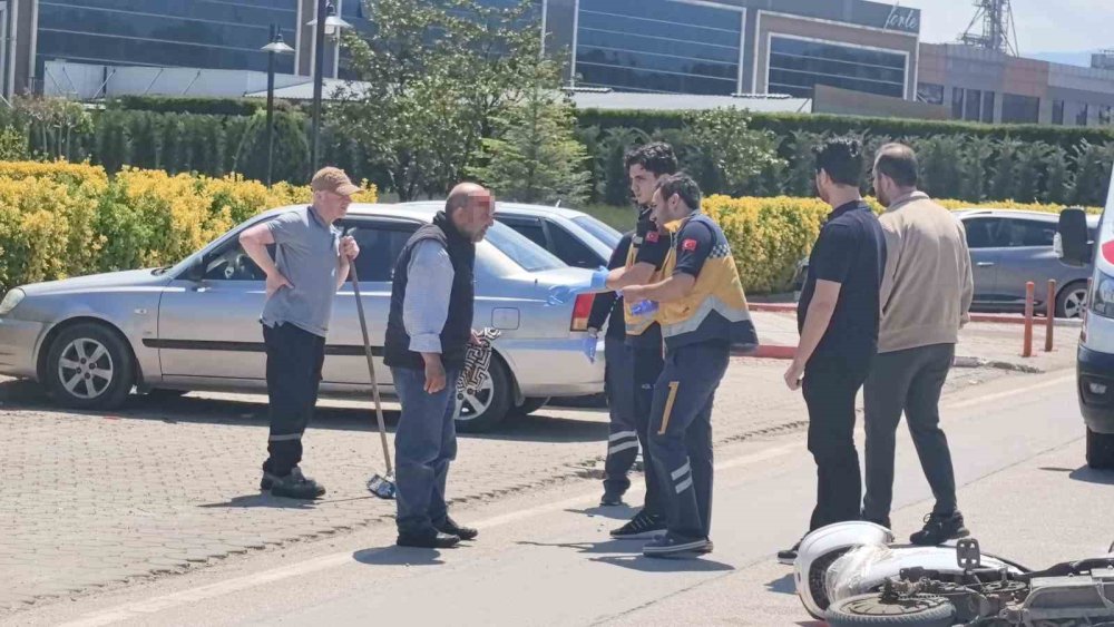 Ekipler Dakikalarca Dil Döktü, Parçalanan Bisikletini Bırakmamak İçin Direndi