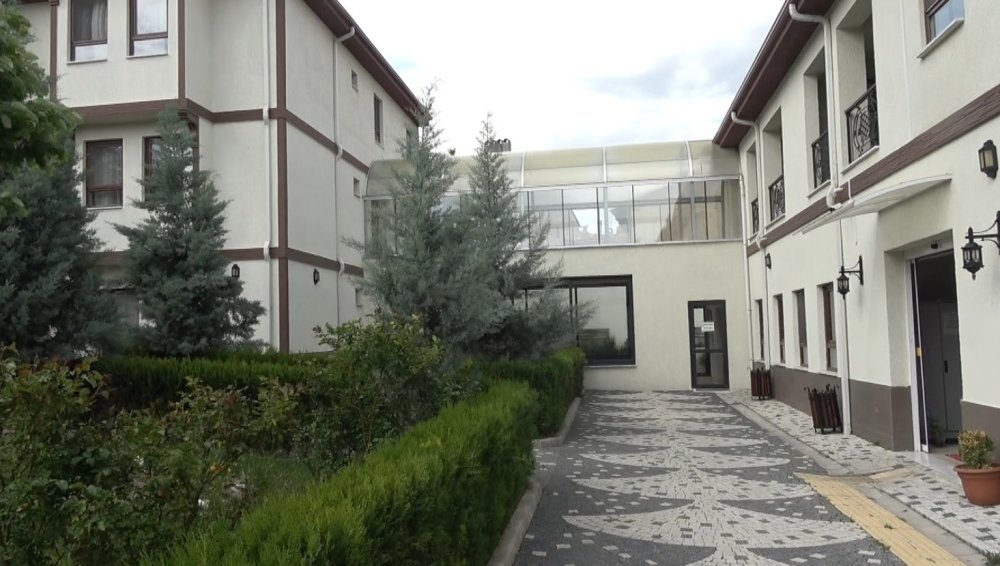 İspanyol Öğrenciler Huzurevinde Staj Yapıyor