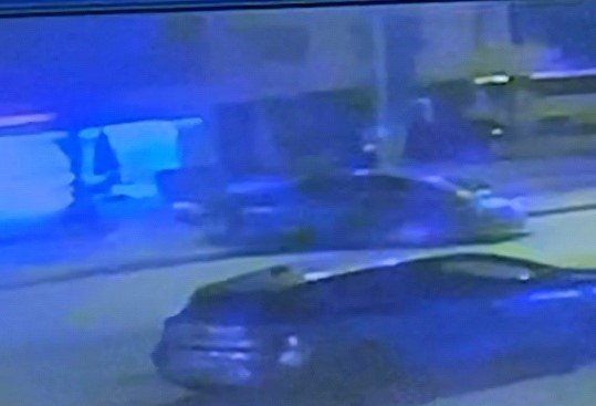 Kontrolden Çıkan Otomobil Aydınlatma Direğine Çarptı: 2 Yaralı