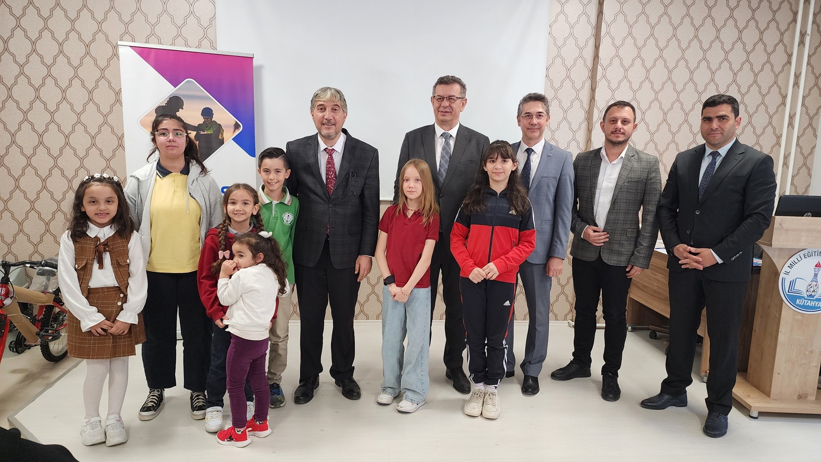 oedasin-geleneksel-siir-ve-resim-yarismasi-kutahyada-yapildi-2.jpg