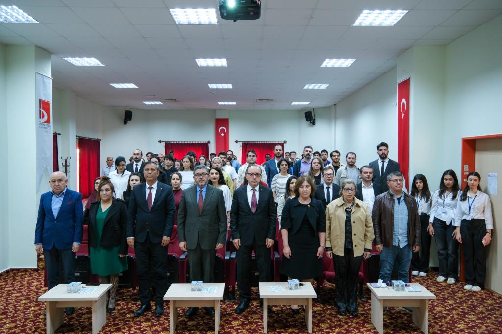 bf-mezunlari-ile-kariyer-gunleri-etkinligi-basladi.jpg