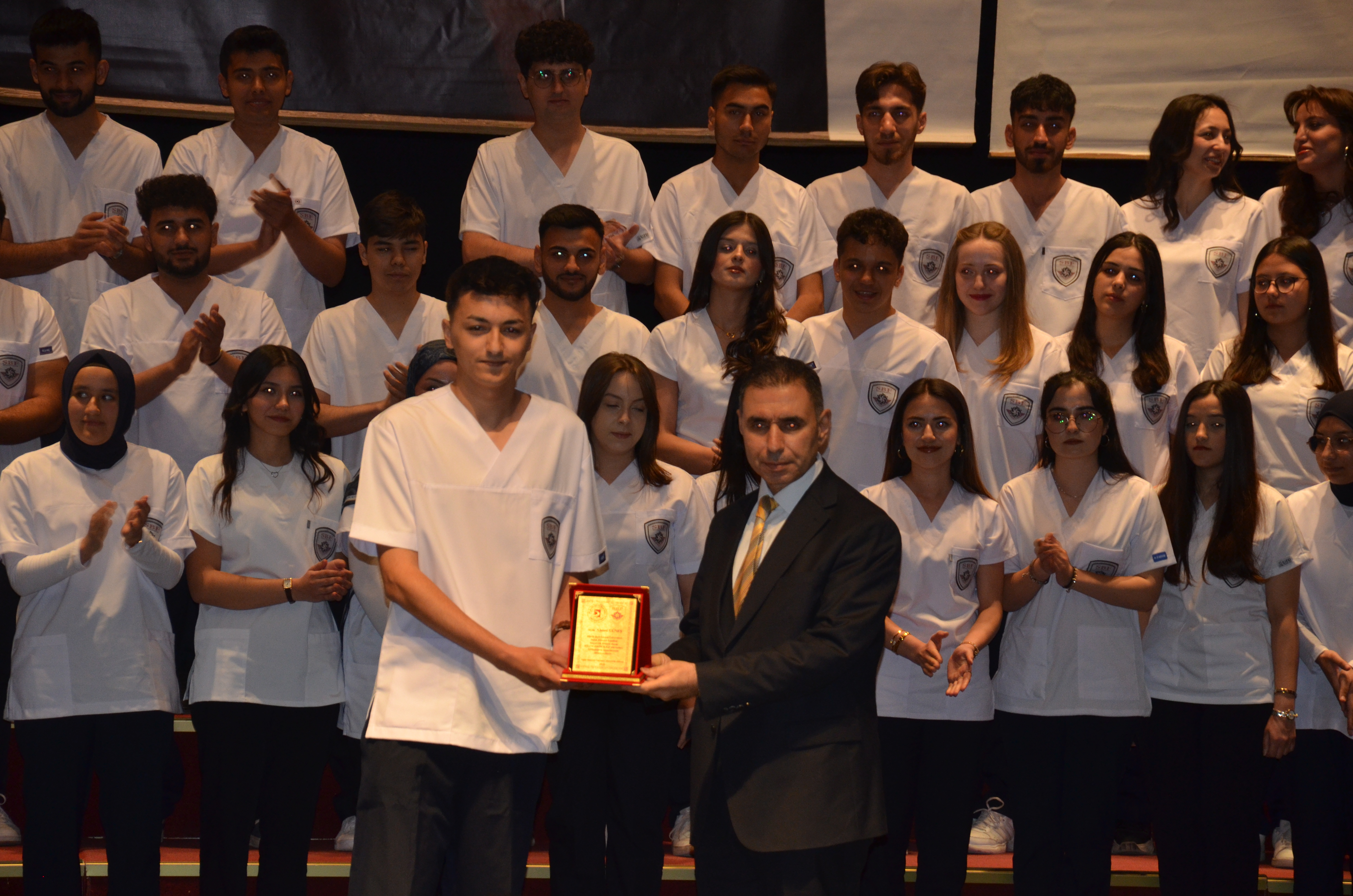 bseude-beyaz-onluk-giyme-toreni-gerceklestirildi-9.jpg