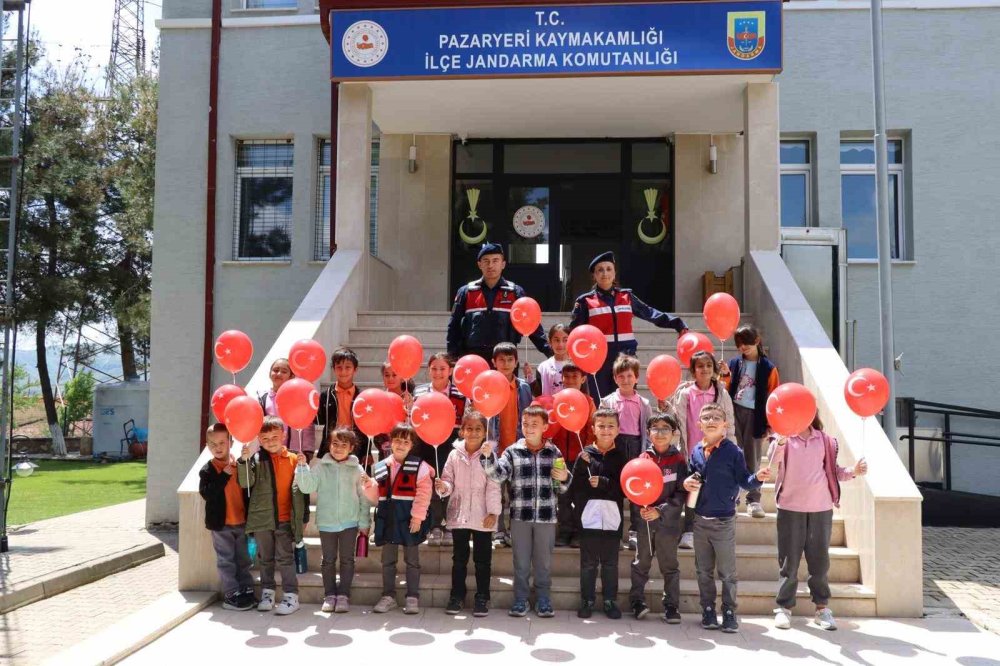 Minik Yürekler Büyük Kahramanlarla Buluştu