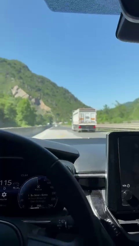 120 Kilometre Hızla Gitti, Önündeki Tıra Yetişemedi