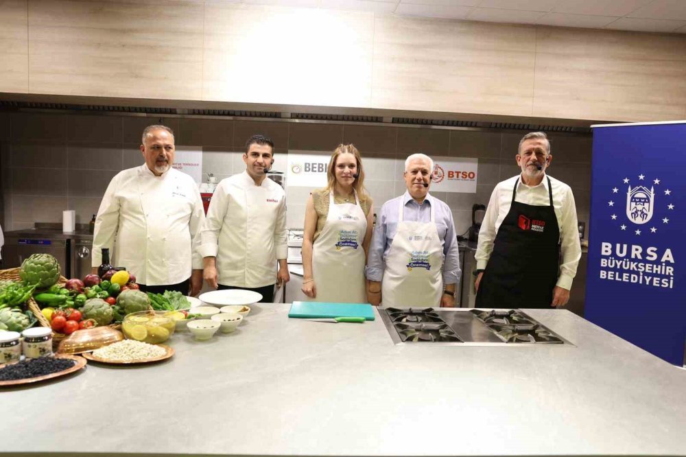 Başkan Ve Eşi, Obezite İle Mücadele İçin Mutfağa Girdi