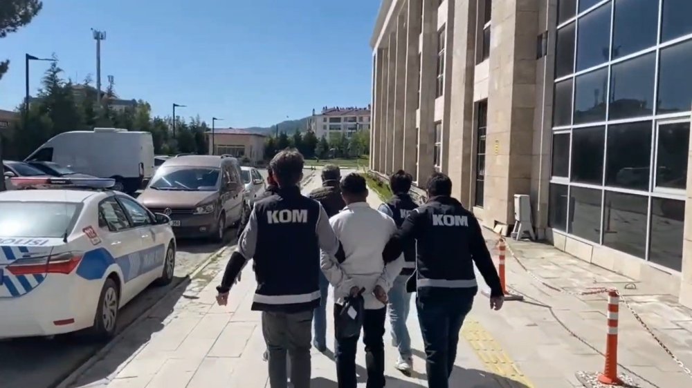 Film Gibi Dolandırıcılık Girişimini Polis Son Anda Önledi