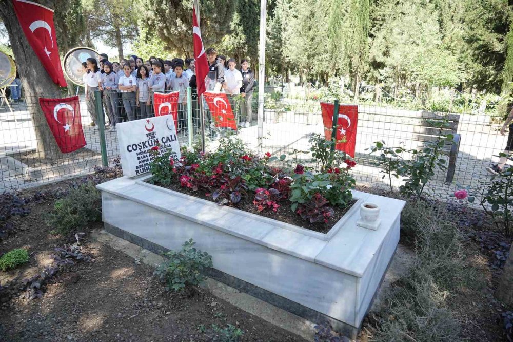 Şehidinin Adının Verildiği Okul Öğrencilerinden Şehide Vefa