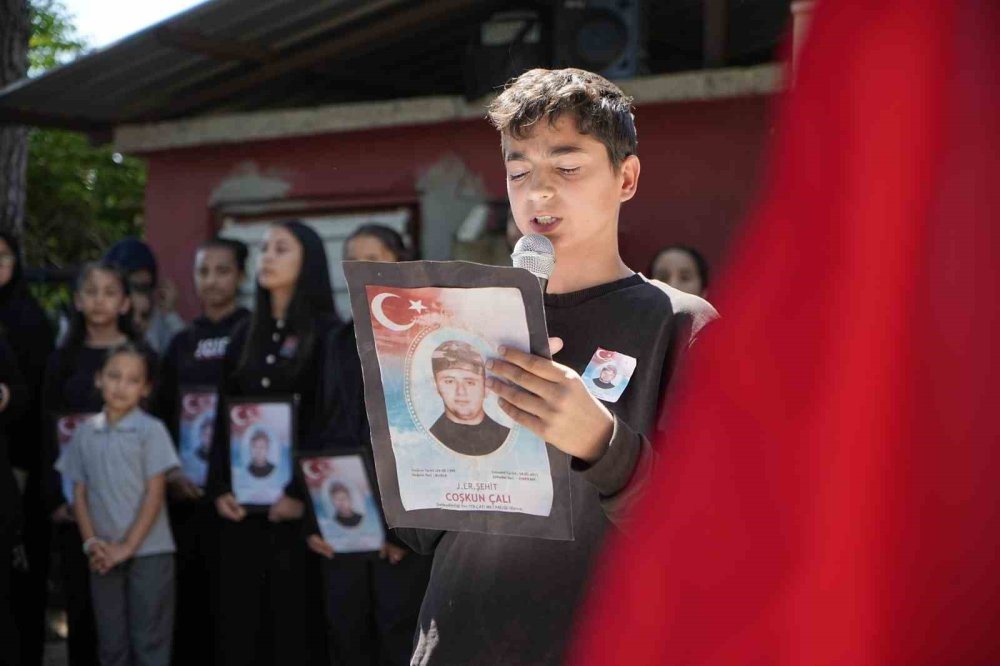 Şehidinin Adının Verildiği Okul Öğrencilerinden Şehide Vefa