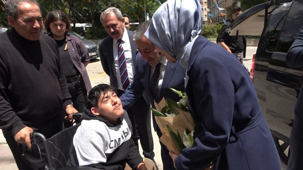 Bakan Mahinur Özdemir Göktaş’tan, Özel Gereksinimli Abdullah’a Yakın İlgi