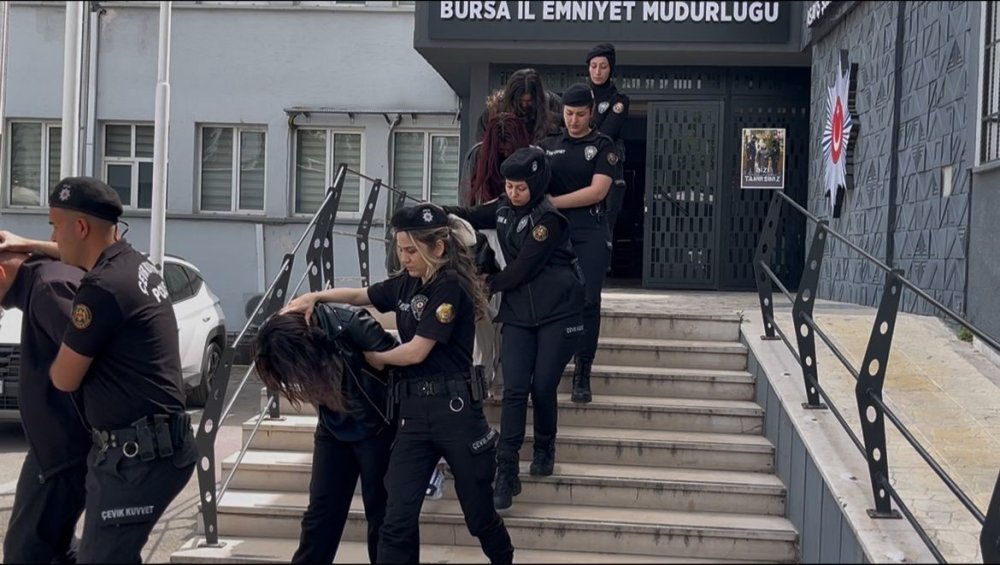 Dolandırıcı Şebekesi Çökertildi!