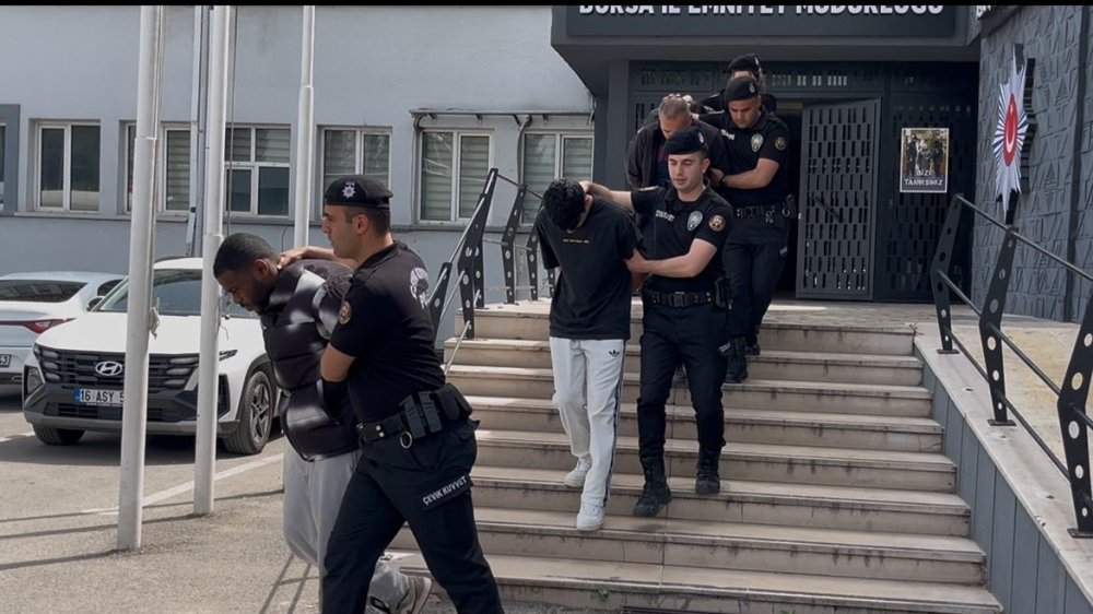 Dolandırıcı Şebekesi Çökertildi!