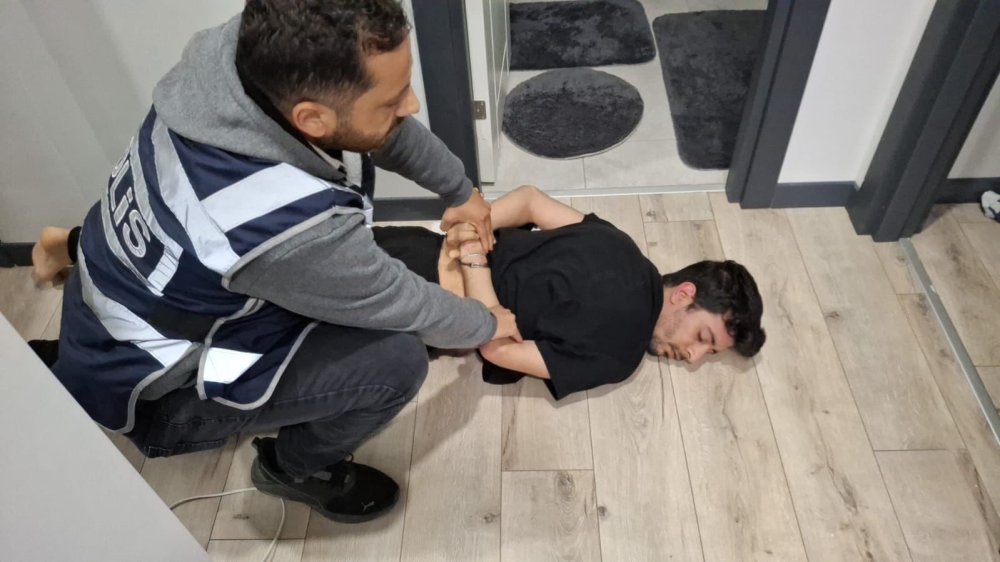 Dolandırıcı Şebekesi Çökertildi!