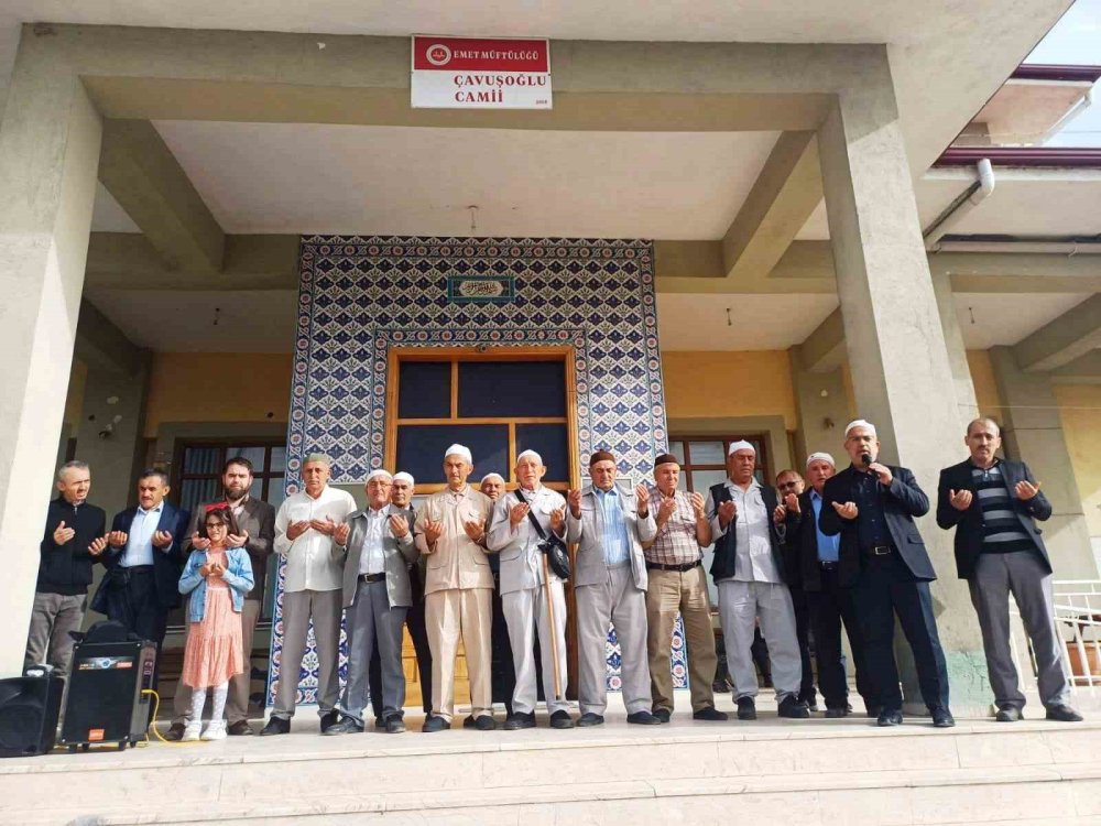 Hacı Adayları Kutsal Topraklara Dualarla Uğurlandı