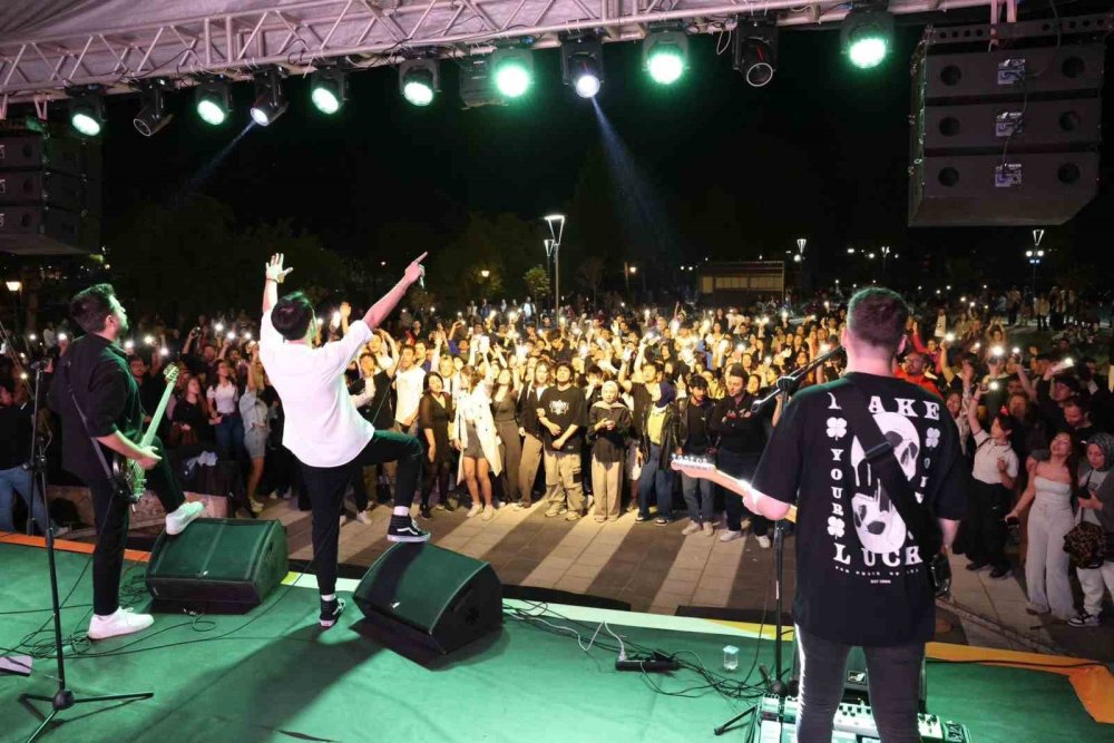 3D Gençlik Festivali'nde gençler belediye başkanlarıyla buluştu