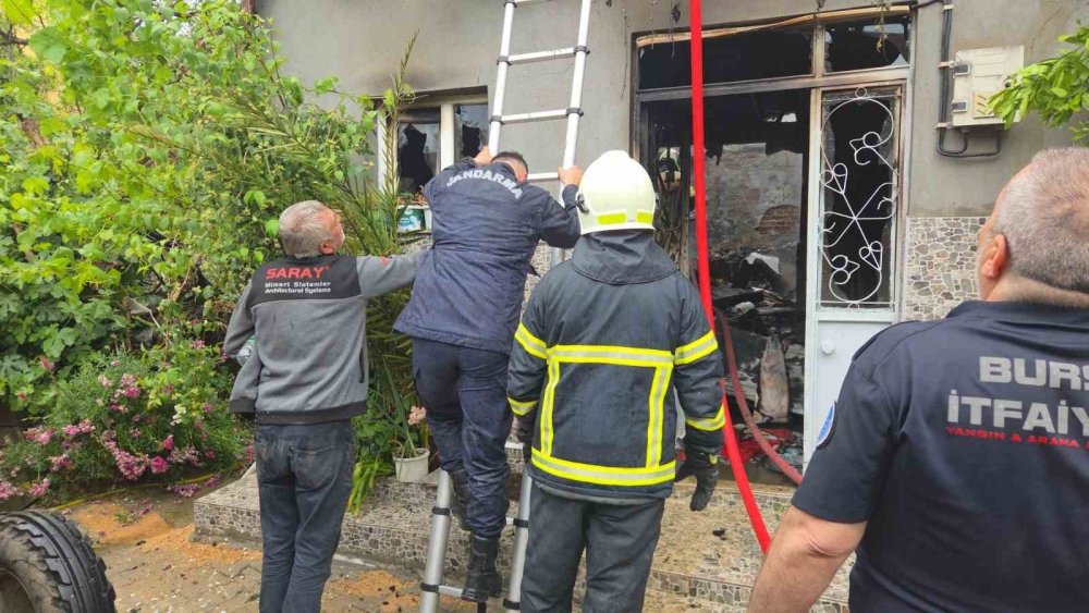 Elektrik Tesisatından Yangın Çıktı