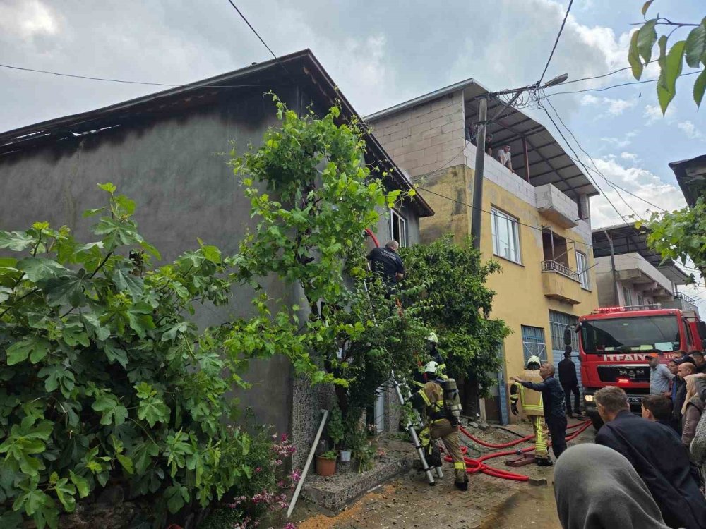 Elektrik Tesisatından Yangın Çıktı