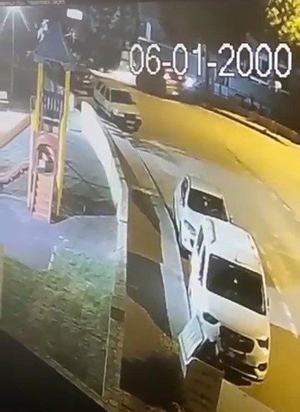Kontrolden Çıkıp Park Halindeki Araçlara Çarptı