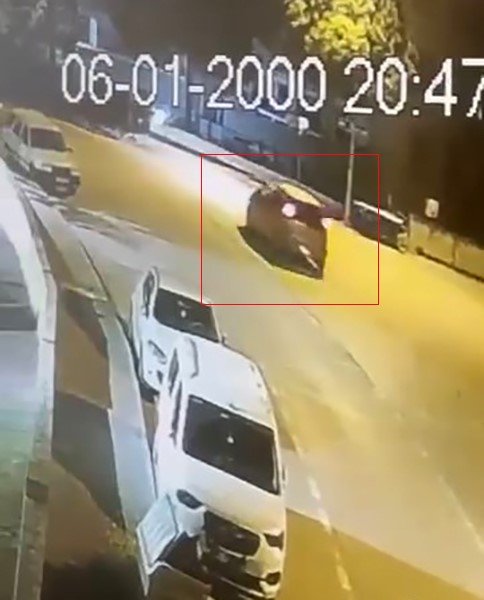 Kontrolden Çıkıp Park Halindeki Araçlara Çarptı
