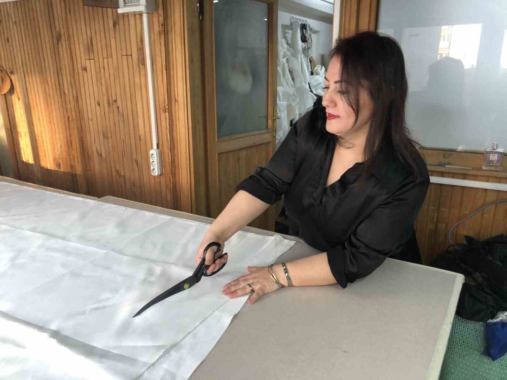 Mesleğini Bırakıp Gelinlikçi Oldu