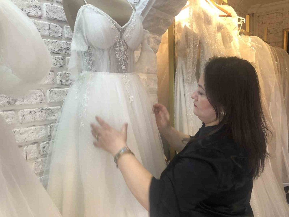 Mesleğini Bırakıp Gelinlikçi Oldu
