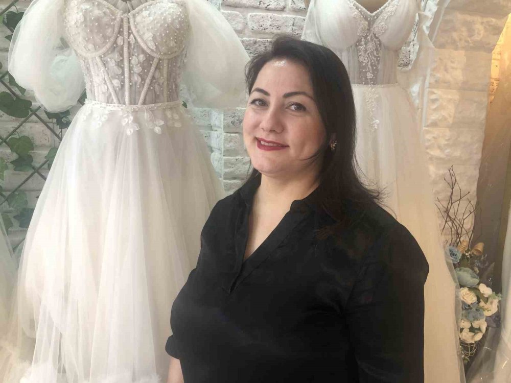 Mesleğini Bırakıp Gelinlikçi Oldu