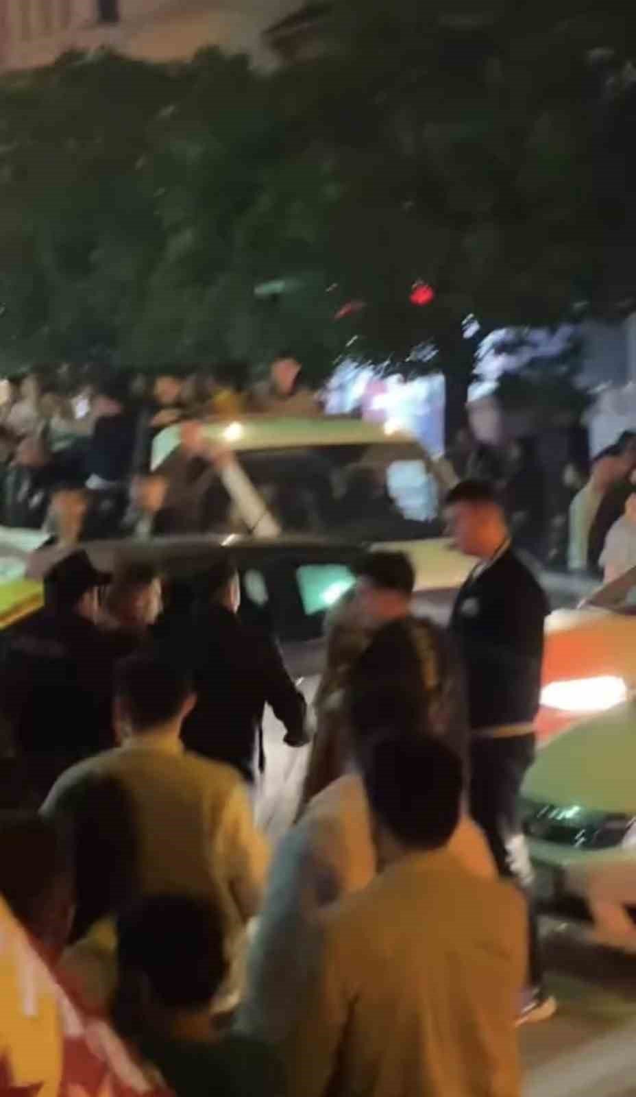 Fenerbahçeliler Derneği’ne meşale atan taraftar gözaltına alındı