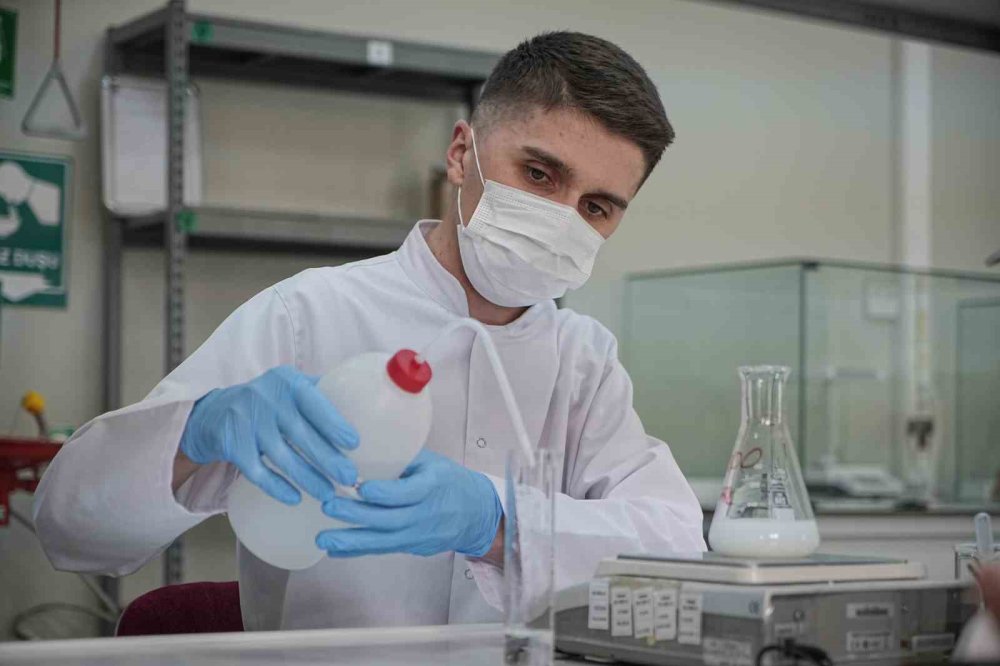 Mehmetçiğin İçtiği Sütten, Yediği Konserveye Kadar Hepsi Bu Laboratuvardan Geçiyor