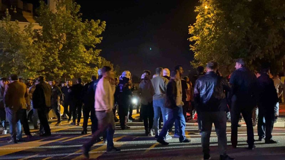 Çocukların Kavgasına Aileler De Karıştı 2 Kişi Yaralandı