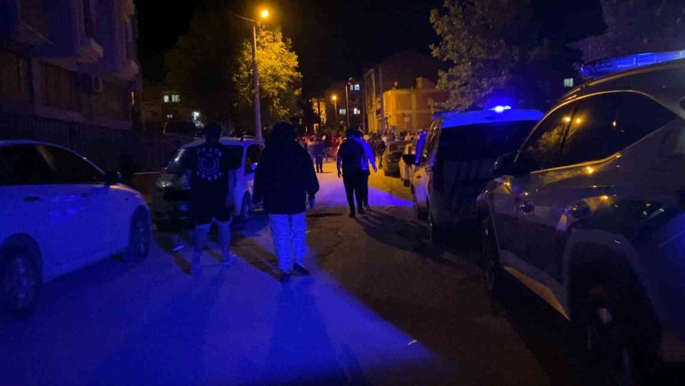 Çocukların Kavgasına Aileler De Karıştı 2 Kişi Yaralandı