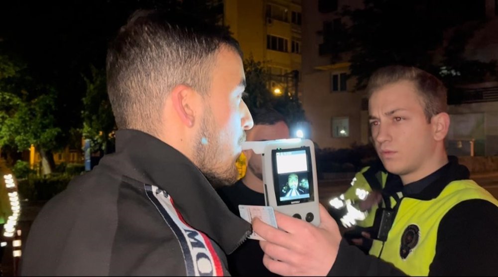 Polis Ekiplerini Gören Alkollü Sürücünün Kaçma Anı Kameralara Yansıdı