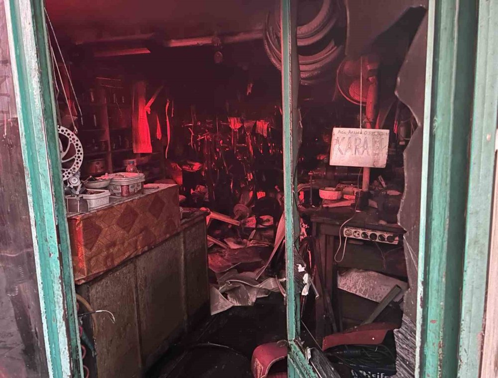 Kanser Olan Arkadaşı İçin Baktığı Dükkan Alevler İçinde Kaldı