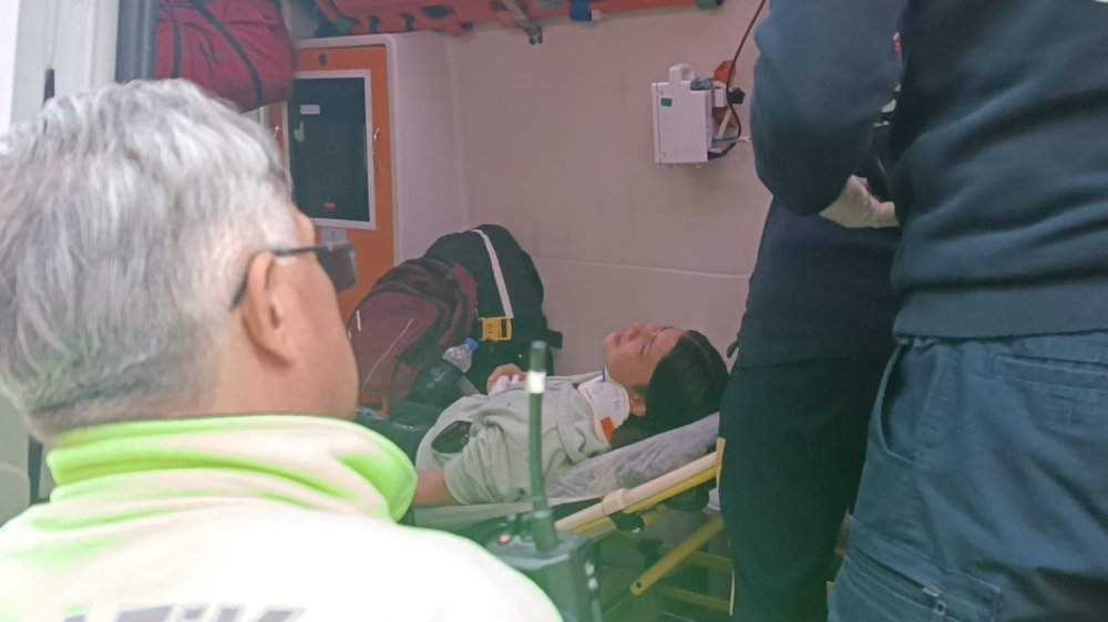 Özel Halk Otobüsü İle Elektrikli Bisiklet Çarpıştı 3 Kişi Yaralandı