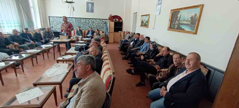 Pazaryeri’nde Muhtarlara Yönelik Hizmet İçi Eğitim Programı Düzenlendi