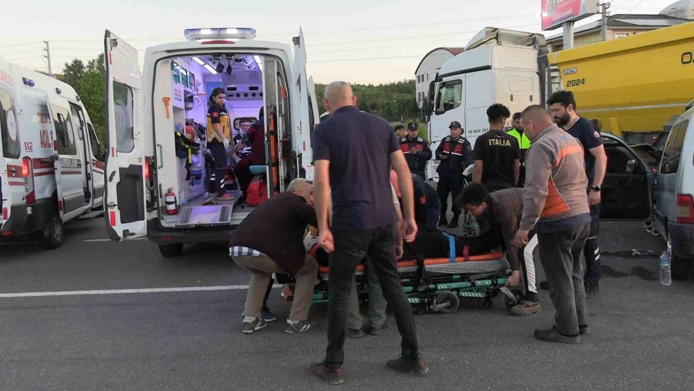 Trafik kazasında 5 kişi yaralandı