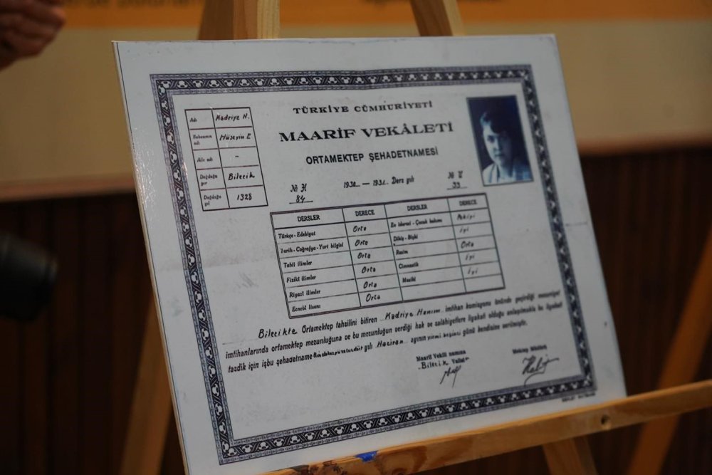 Emekli Valinin Müzeye Bağışladığı Diploma, İlgi Odağı Oldu