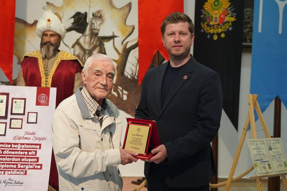 Emekli Valinin Müzeye Bağışladığı Diploma, İlgi Odağı Oldu