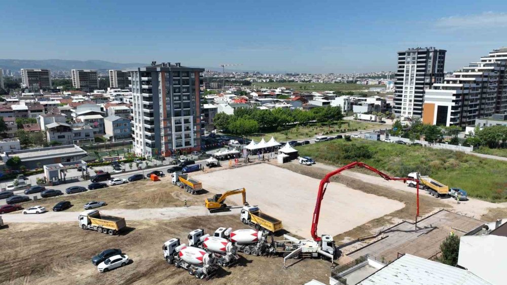 Gençler İstedi, Başkan Temelini Attı