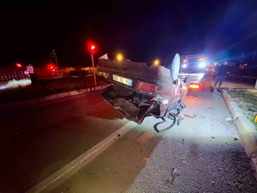 Duble Yolda Refüje Çarpan Otomobil Takla Atarak Hurdaya Döndü: 1 Yaralı