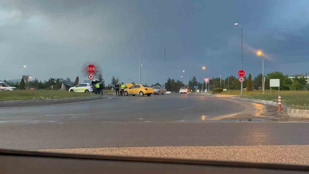 Kural İhlali Yapan Taksi Kazaya Sebep Oldu, 1 kişi yaralandı