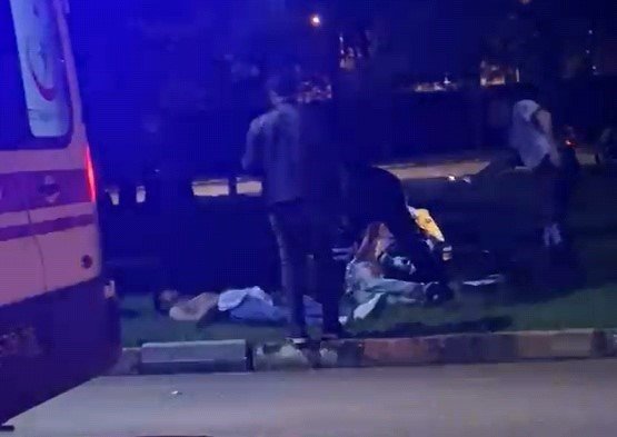 Parkta İki Kişiyi Bıçaklayan Şüpheli Tutuklandı