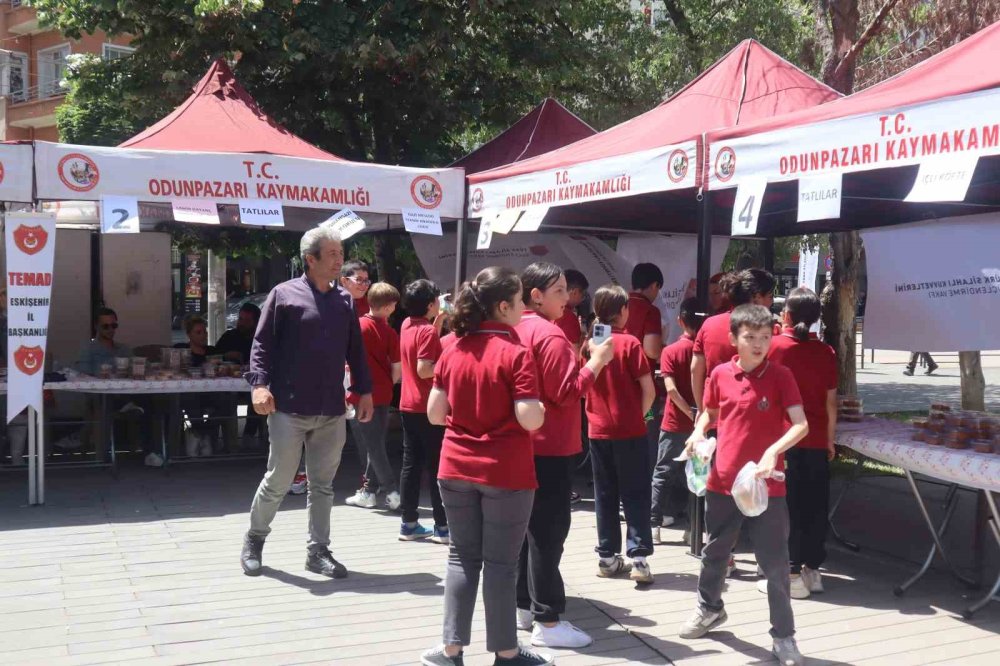 Türk Silahlı Kuvvetlerini Güçlendirme Vakfı Hayır Panayırı Düzenledi